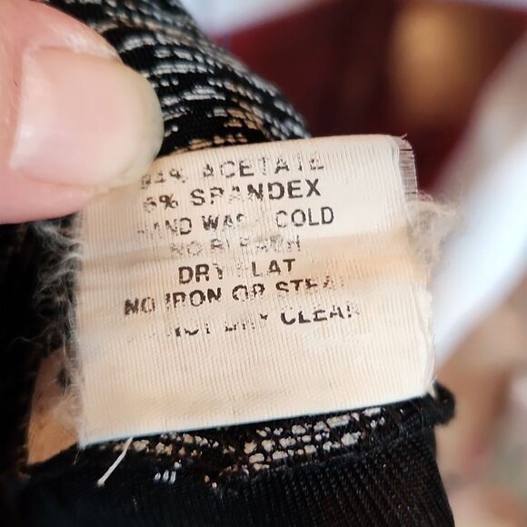 VeVe Collection by Vikki Vi Black & White Open-faced Cardigan - Picture 7 of 7